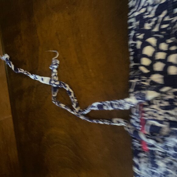 EUC-Lilly Pulitzer Shorts Large - Picture 2 of 5